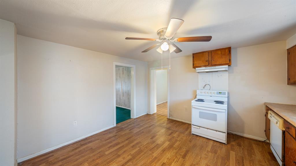 120 Davis Road Property Photo 7