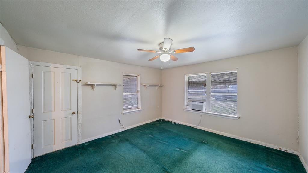 120 Davis Road Property Photo 10