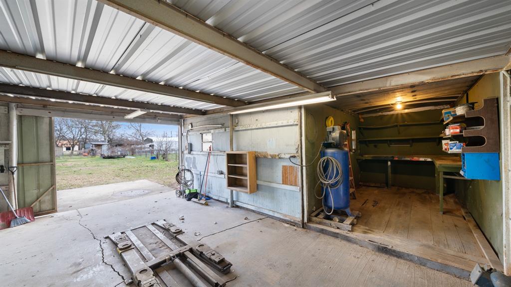 120 Davis Road Property Photo 22