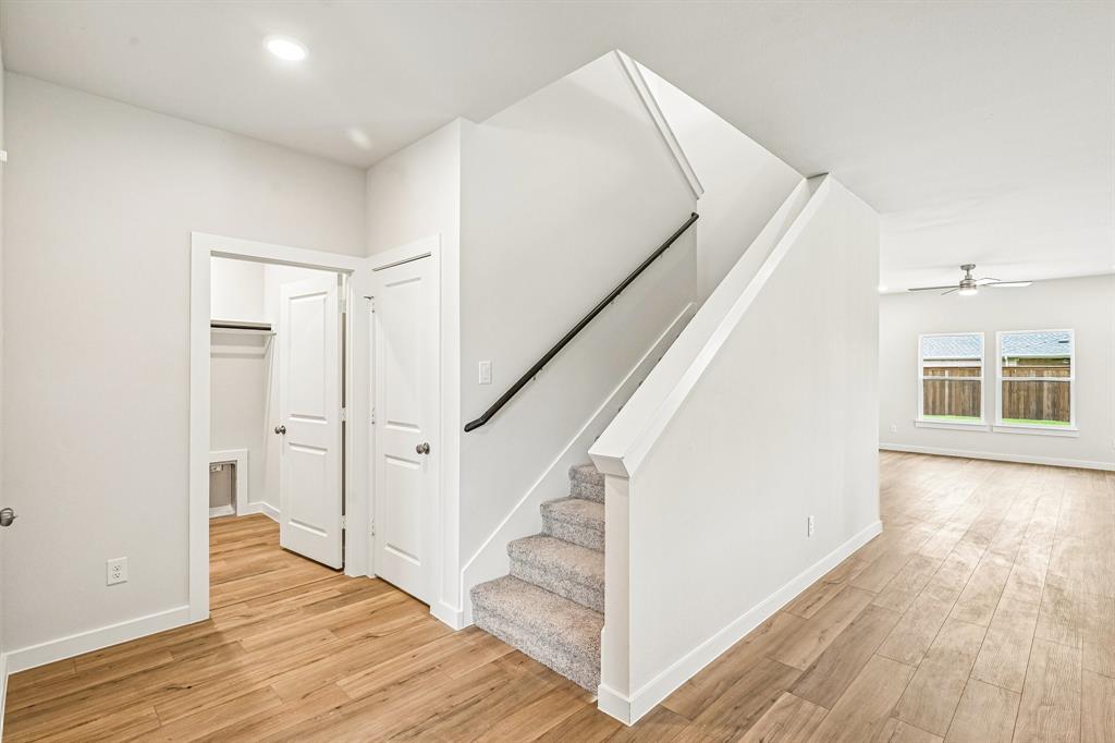 712 Vineyard Way Property Photo 4