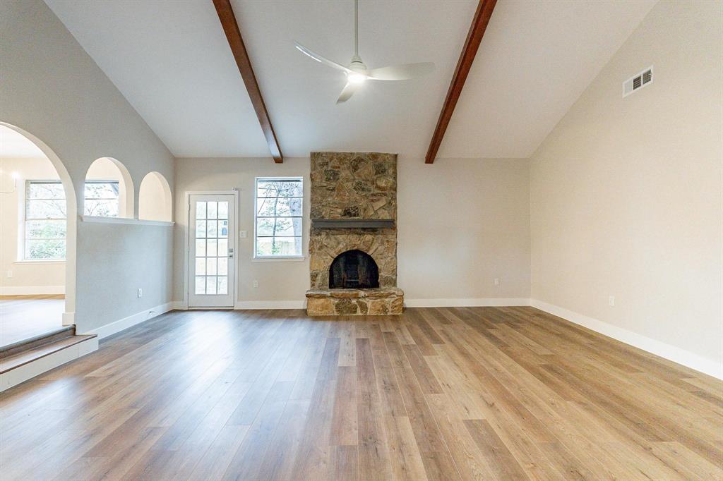 2105 Castle Oaks Drive Property Photo 2