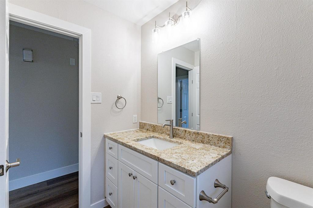 2105 Castle Oaks Drive Property Photo 7