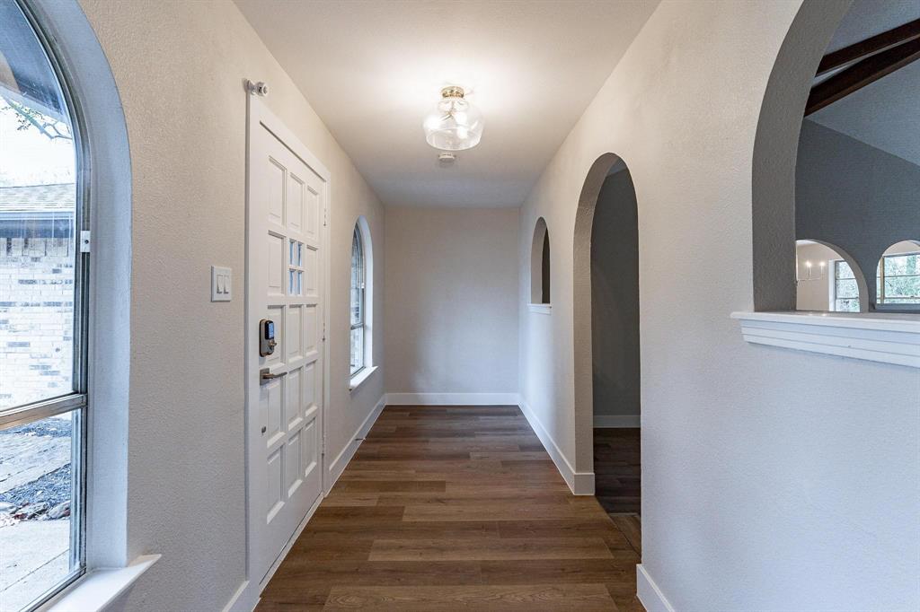 2105 Castle Oaks Drive Property Photo 13