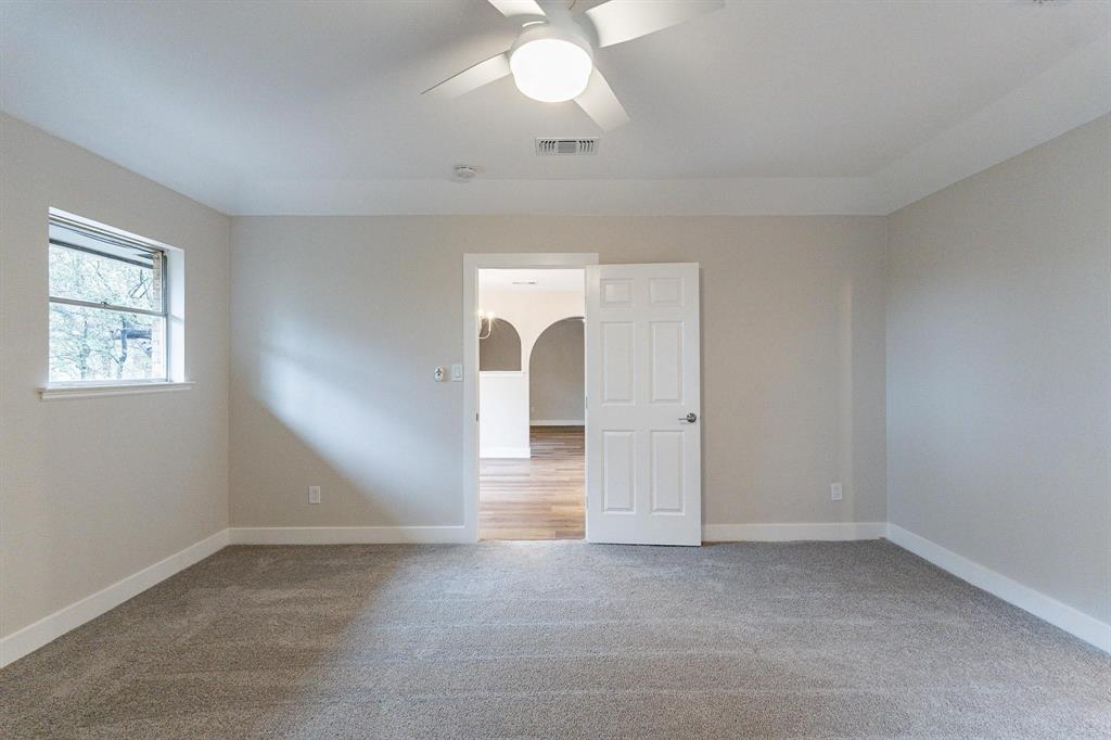 2105 Castle Oaks Drive Property Photo 20