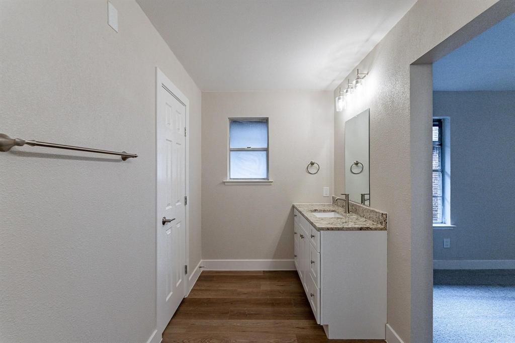 2105 Castle Oaks Drive Property Photo 21