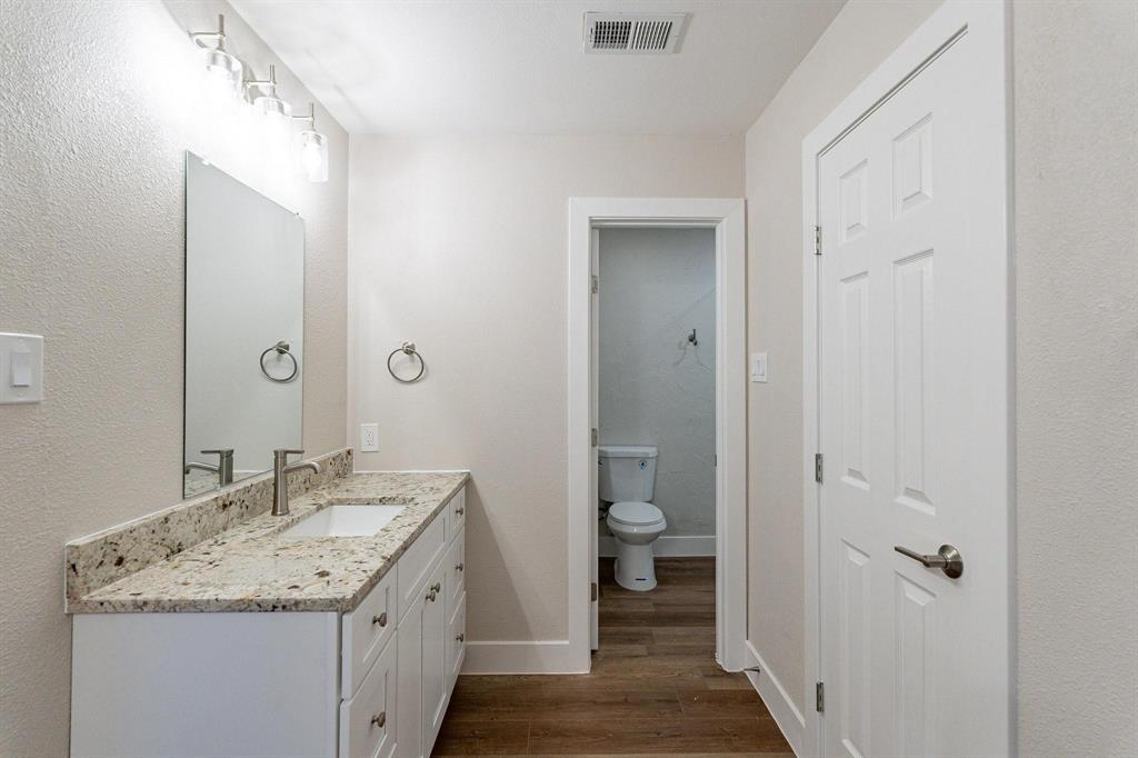 2105 Castle Oaks Drive Property Photo 22