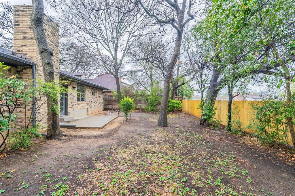 2105 Castle Oaks Drive Property Photo 33