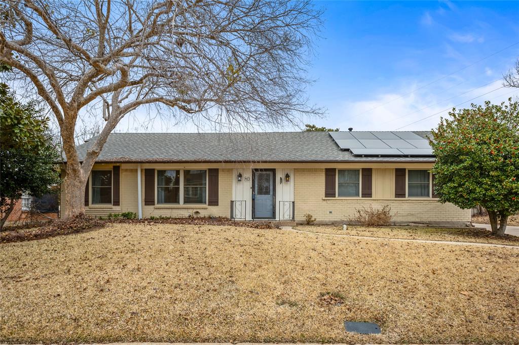 1401 Greenbrier Drive Property Photo 2