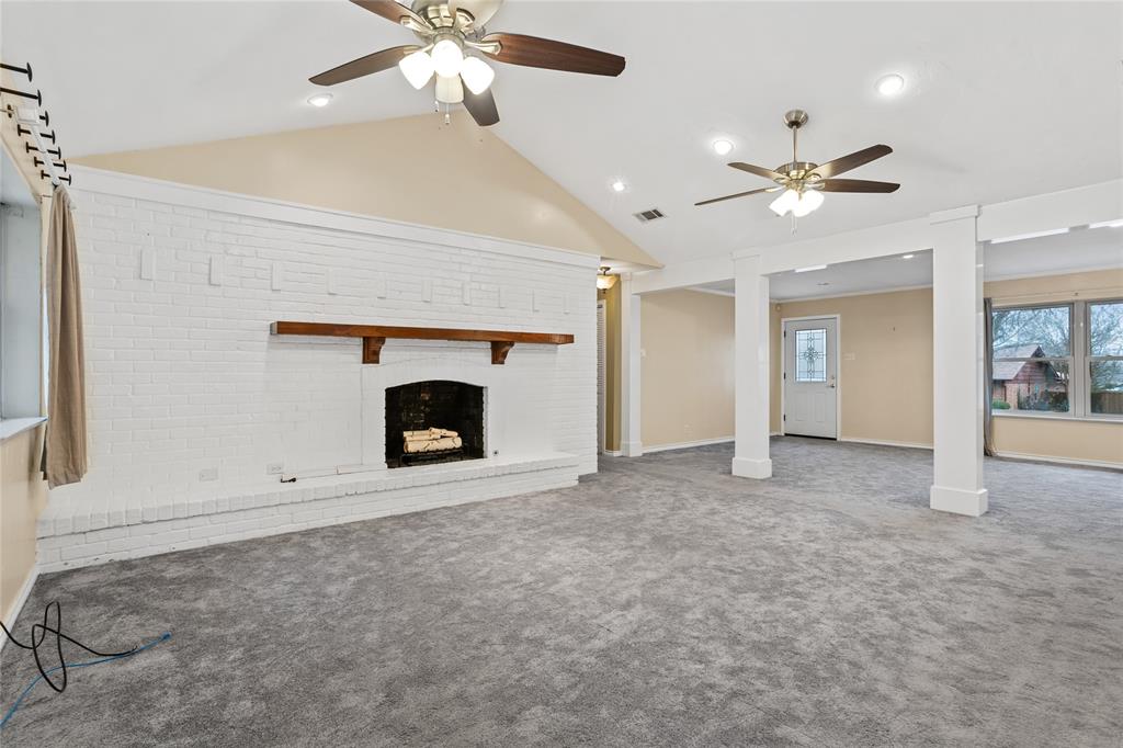 1401 Greenbrier Drive Property Photo 9