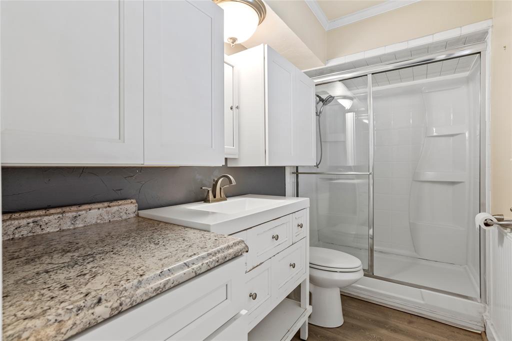 1401 Greenbrier Drive Property Photo 19