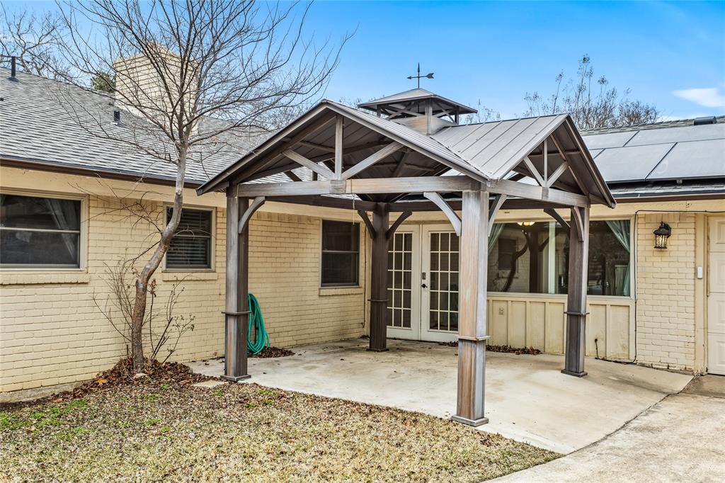 1401 Greenbrier Drive Property Photo 29