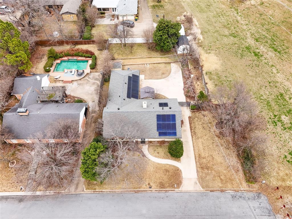 1401 Greenbrier Drive Property Photo 33