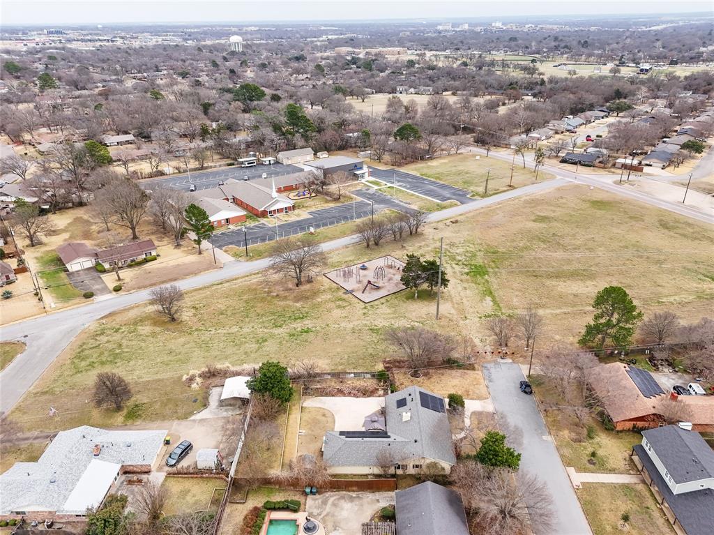 1401 Greenbrier Drive Property Photo 35