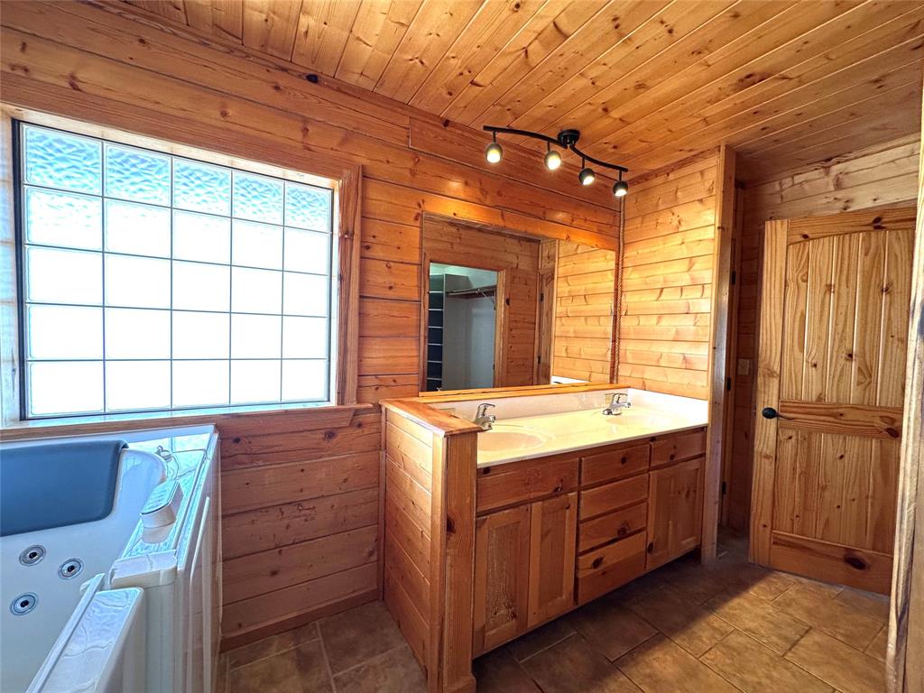 349 Lake Point Property Photo 12