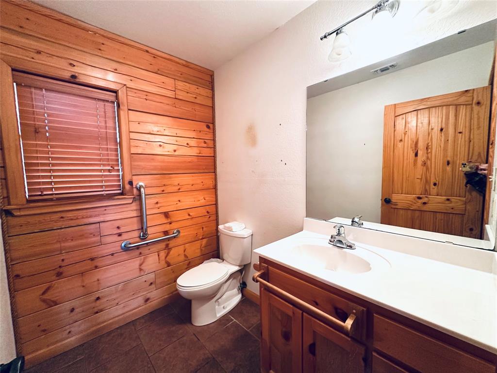 349 Lake Point Property Photo 13