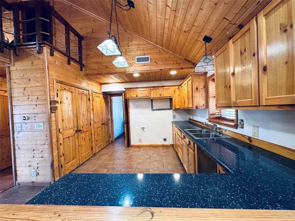 349 Lake Point Property Photo 14