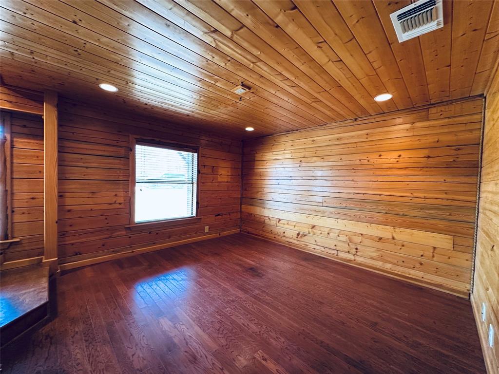 349 Lake Point Property Photo 16