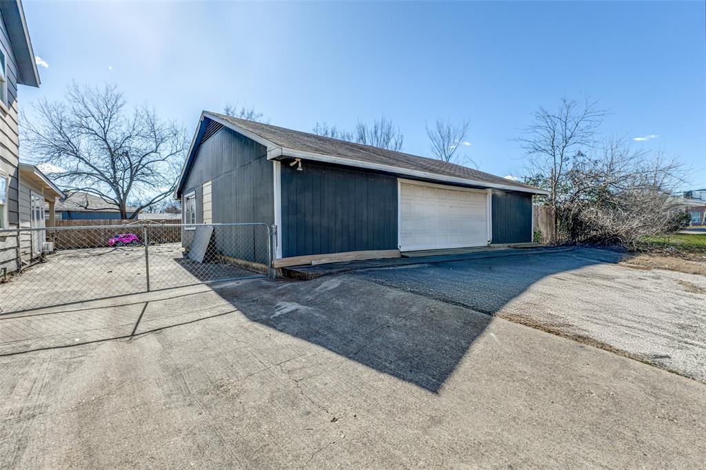 315 N Merrill Avenue Property Photo 6