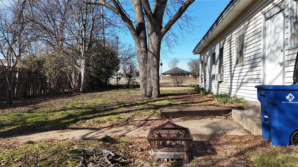 213 W Eldred Street Property Photo 11