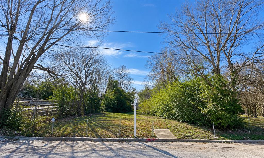1529 Fleetwood Street Property Photo 1