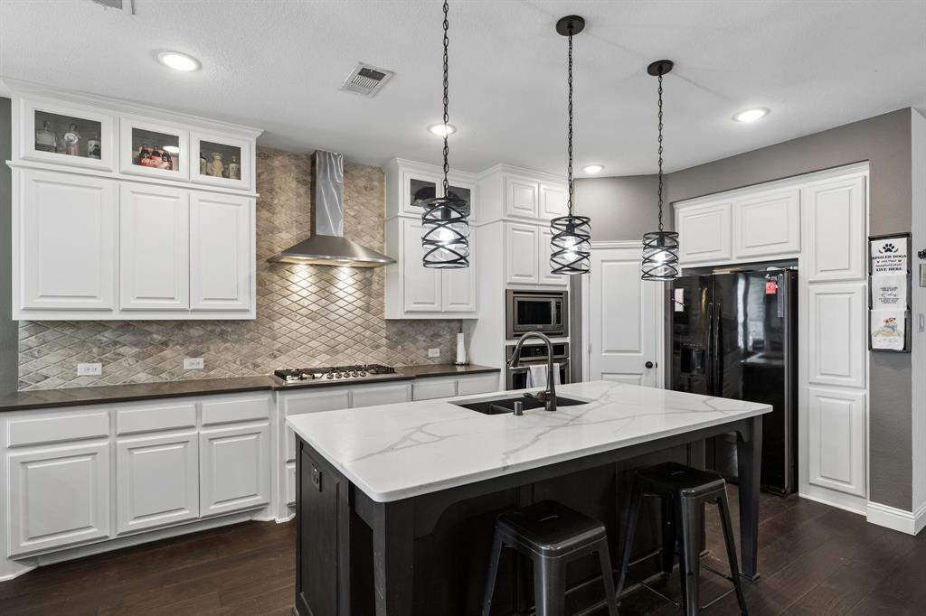 813 Pier Street Property Photo 1