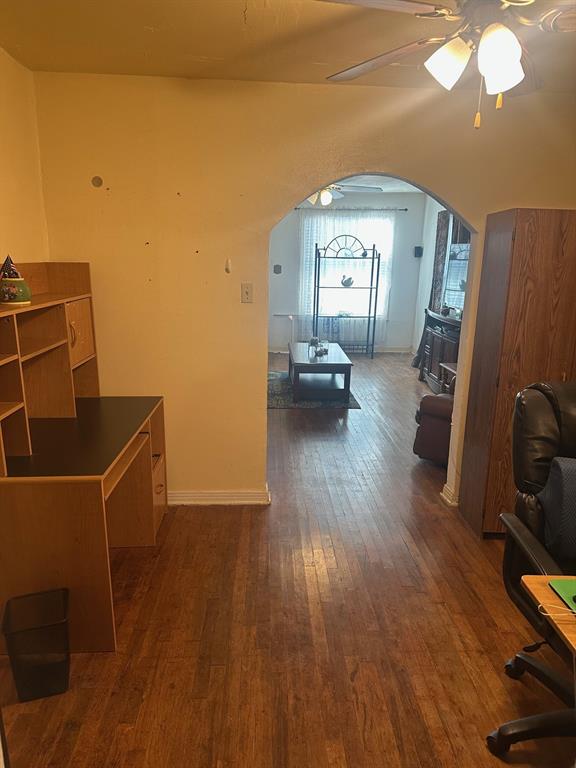 631 W Walker Street Property Photo 18
