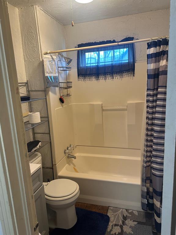 631 W Walker Street Property Photo 30