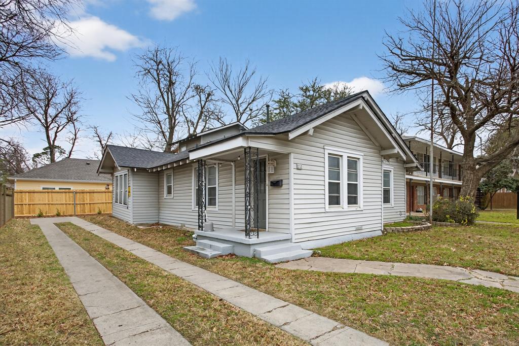 1111 N Austin Street Property Photo 2