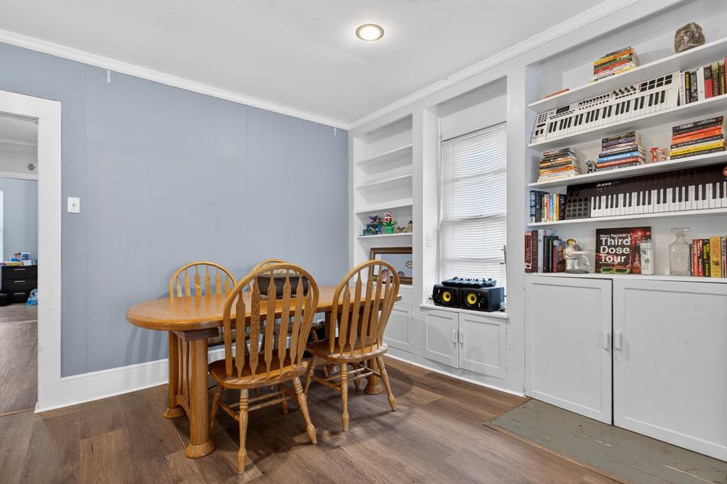 1111 N Austin Street Property Photo 7