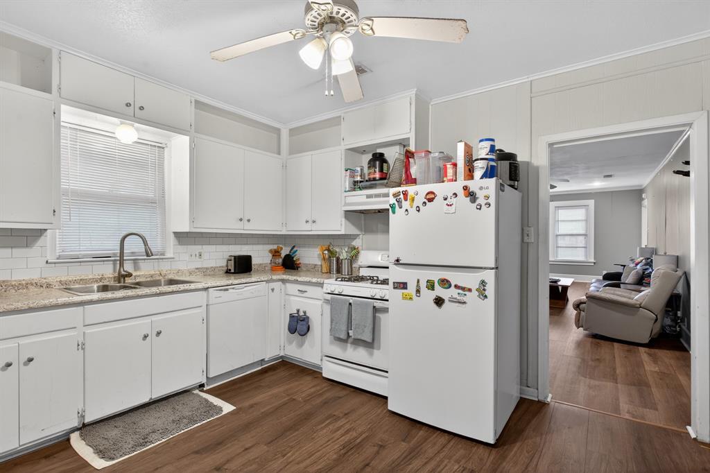 1111 N Austin Street Property Photo 10