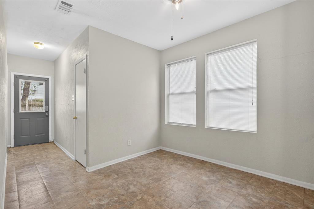 1111 N Austin Street Property Photo 15