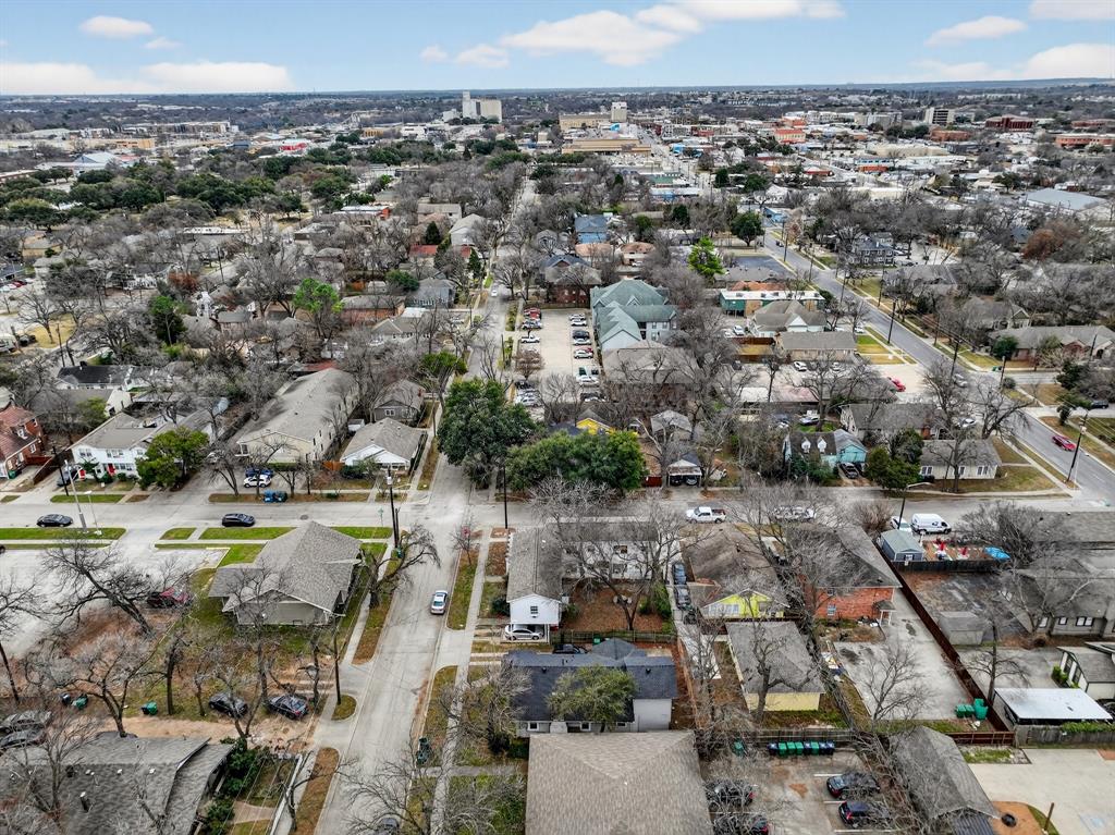 1111 N Austin Street Property Photo 25
