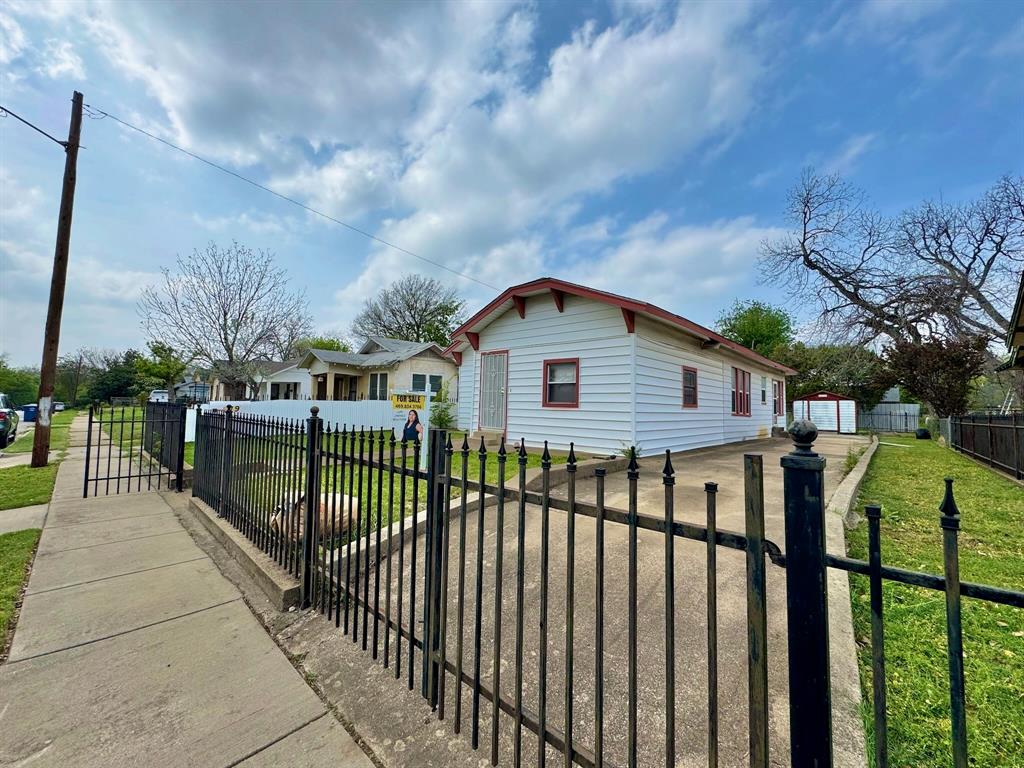 619 Delaware Street Property Photo 2