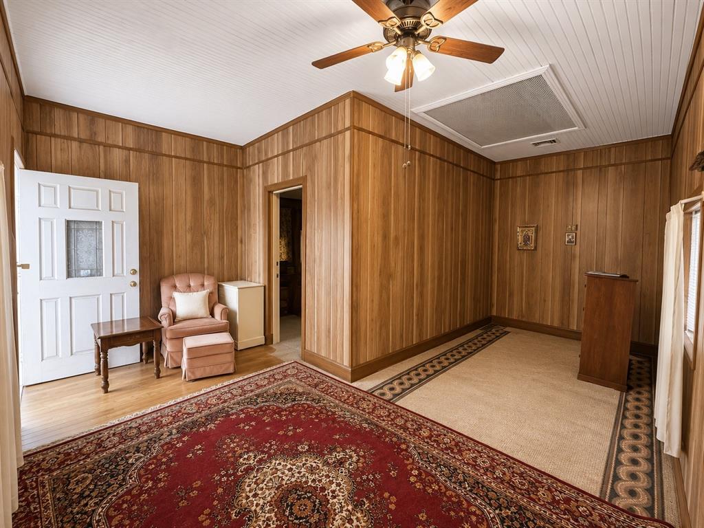 619 Delaware Street Property Photo 3