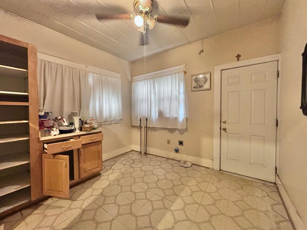 619 Delaware Street Property Photo 9
