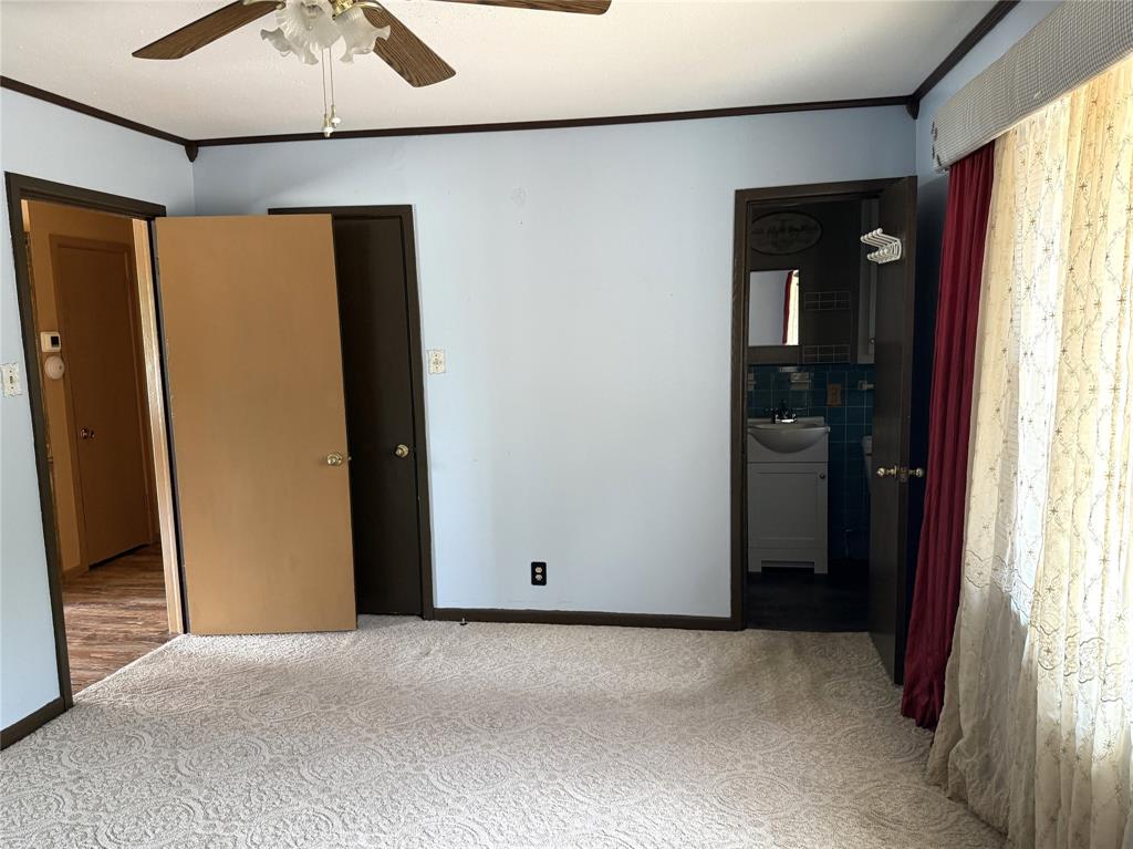 2015 E 5th Street Property Photo 12