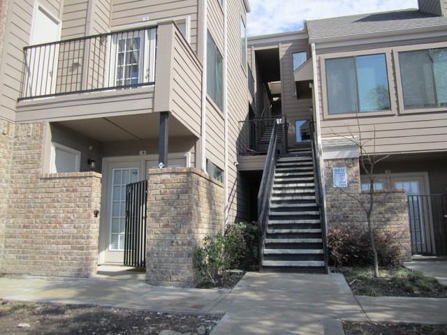 9813 Walnut Street 303 Property Photo 1
