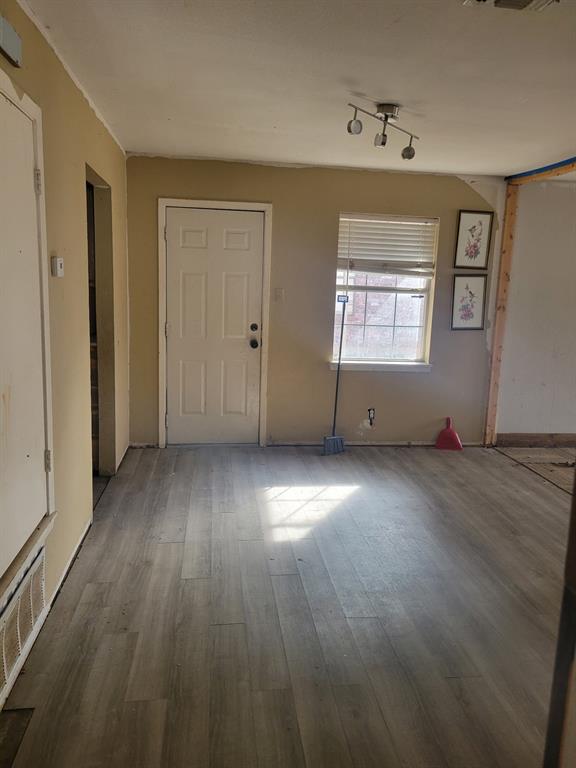 2135 40th Street Property Photo 2