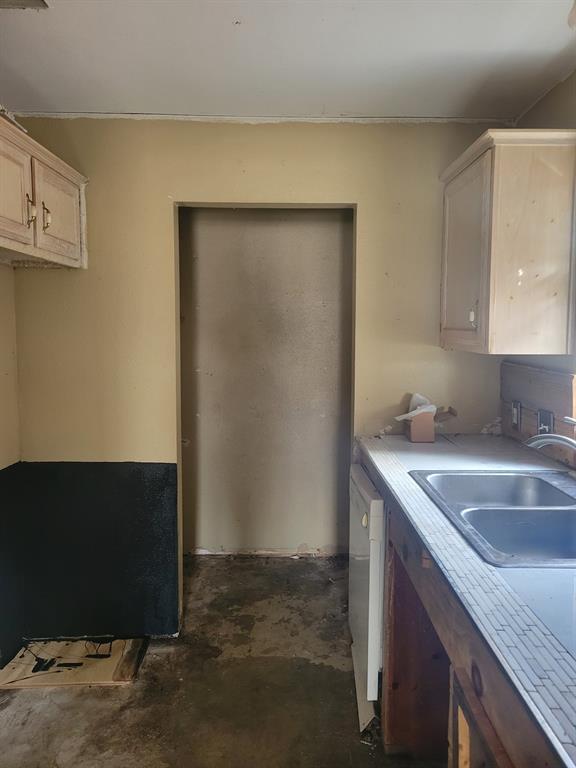 2135 40th Street Property Photo 5