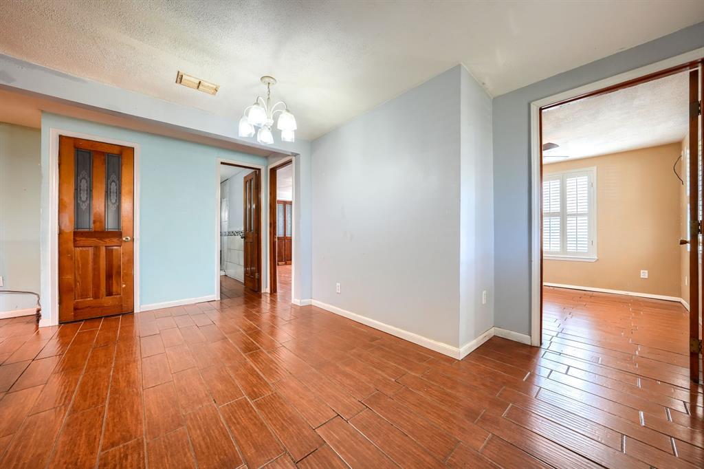 2112 Mangum Street Property Photo 3