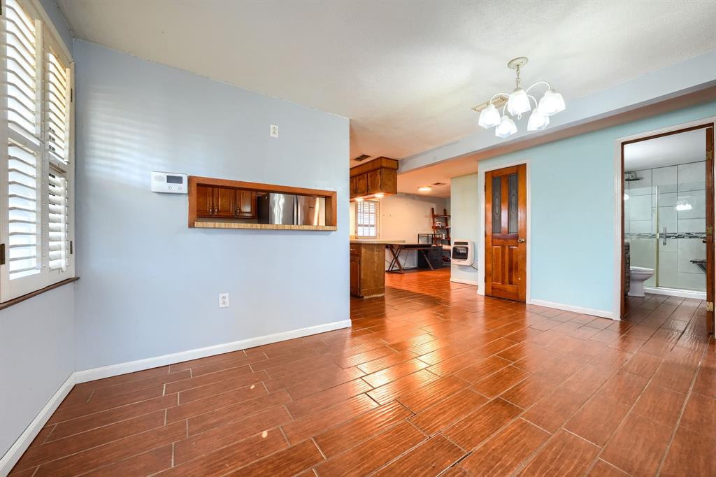 2112 Mangum Street Property Photo 4