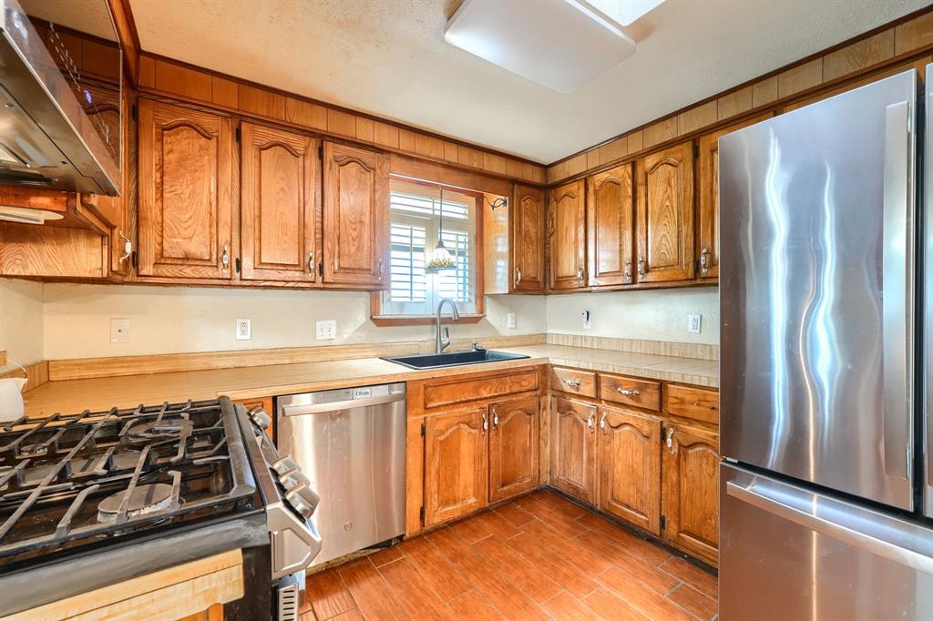 2112 Mangum Street Property Photo 6