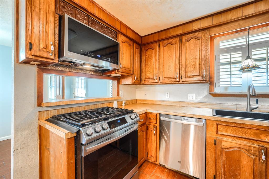 2112 Mangum Street Property Photo 7