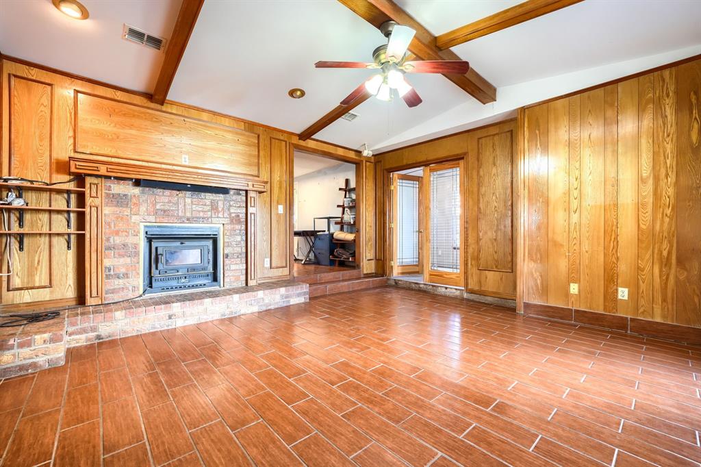 2112 Mangum Street Property Photo 9