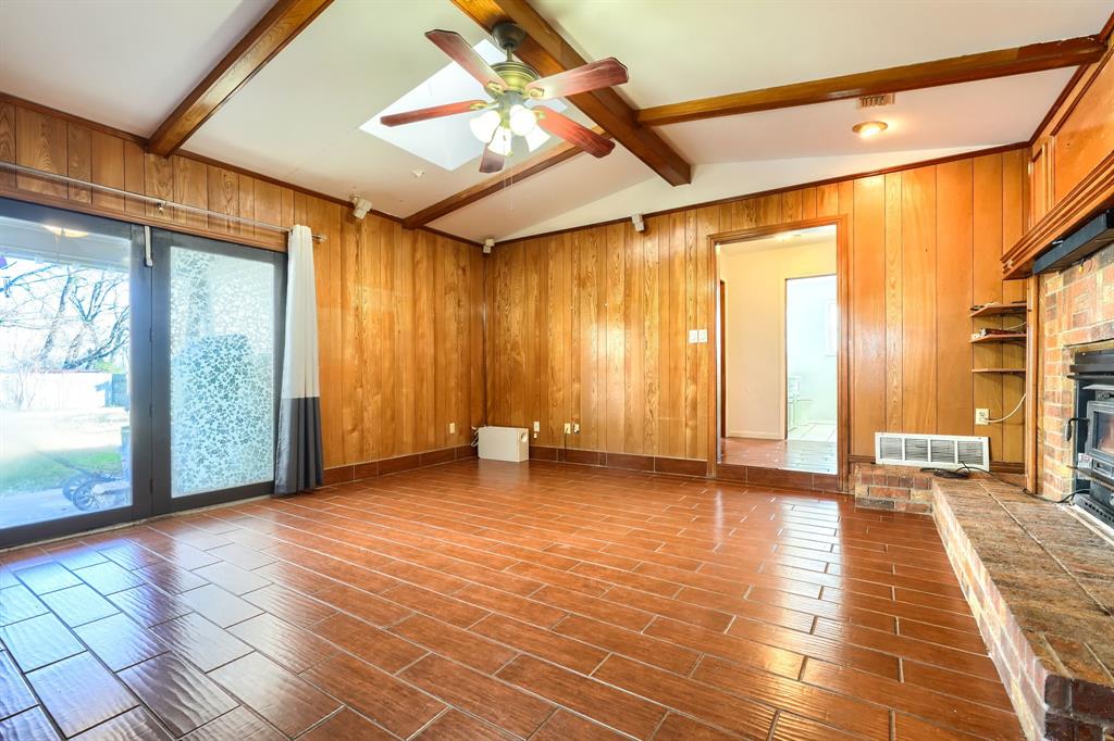 2112 Mangum Street Property Photo 10