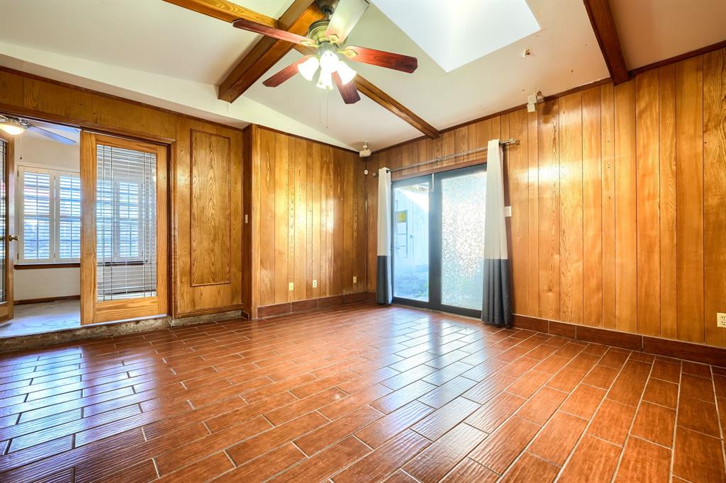 2112 Mangum Street Property Photo 11