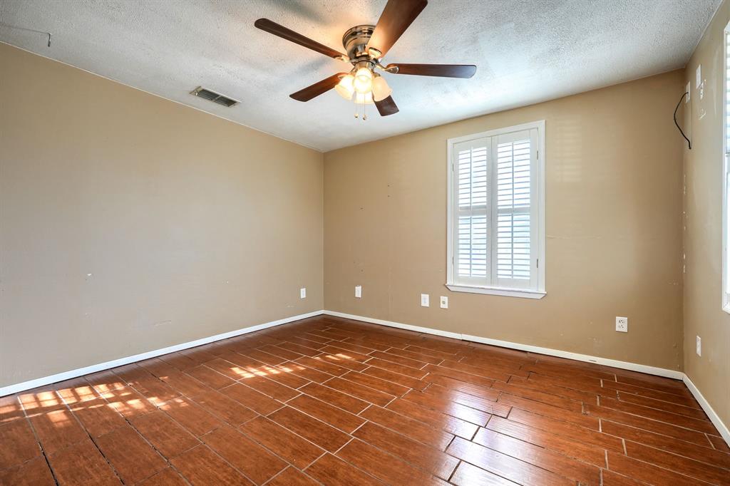 2112 Mangum Street Property Photo 12