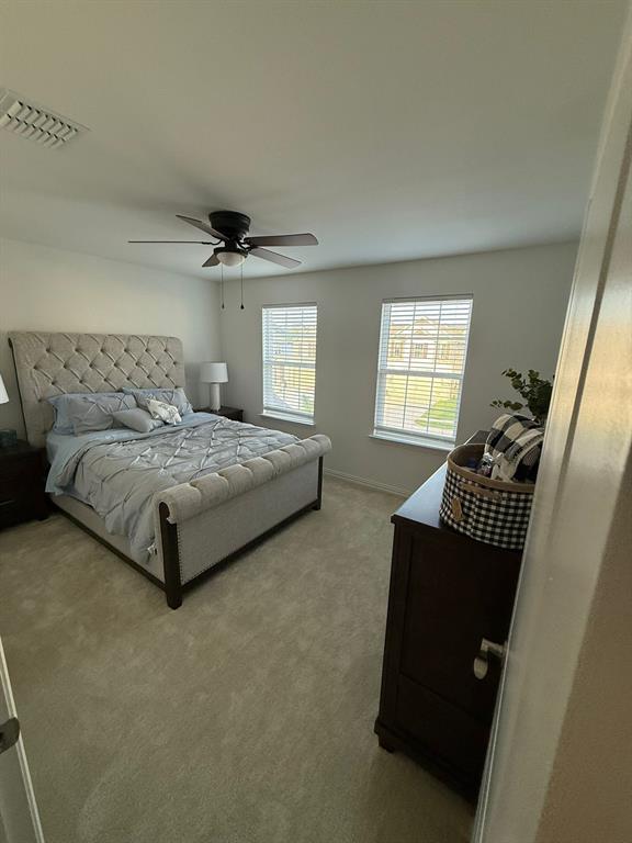 4617 Golden Gate Way Property Photo 6