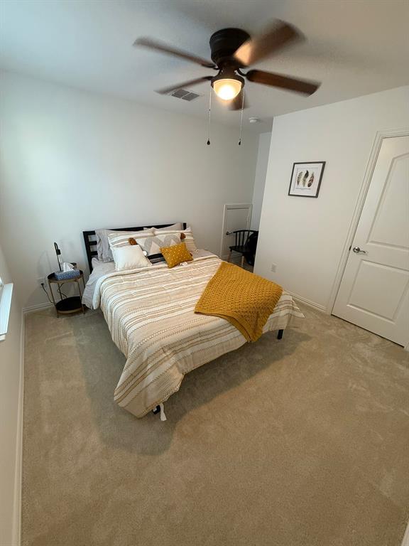 4617 Golden Gate Way Property Photo 16
