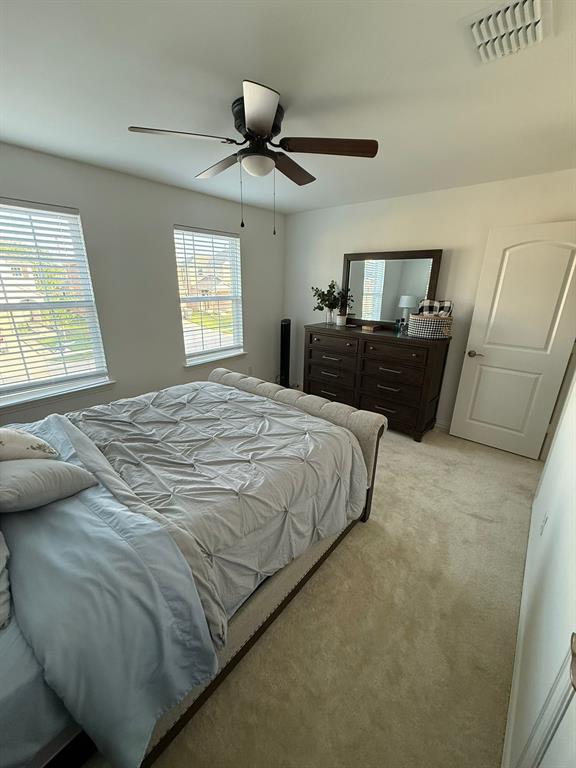 4617 Golden Gate Way Property Photo 19